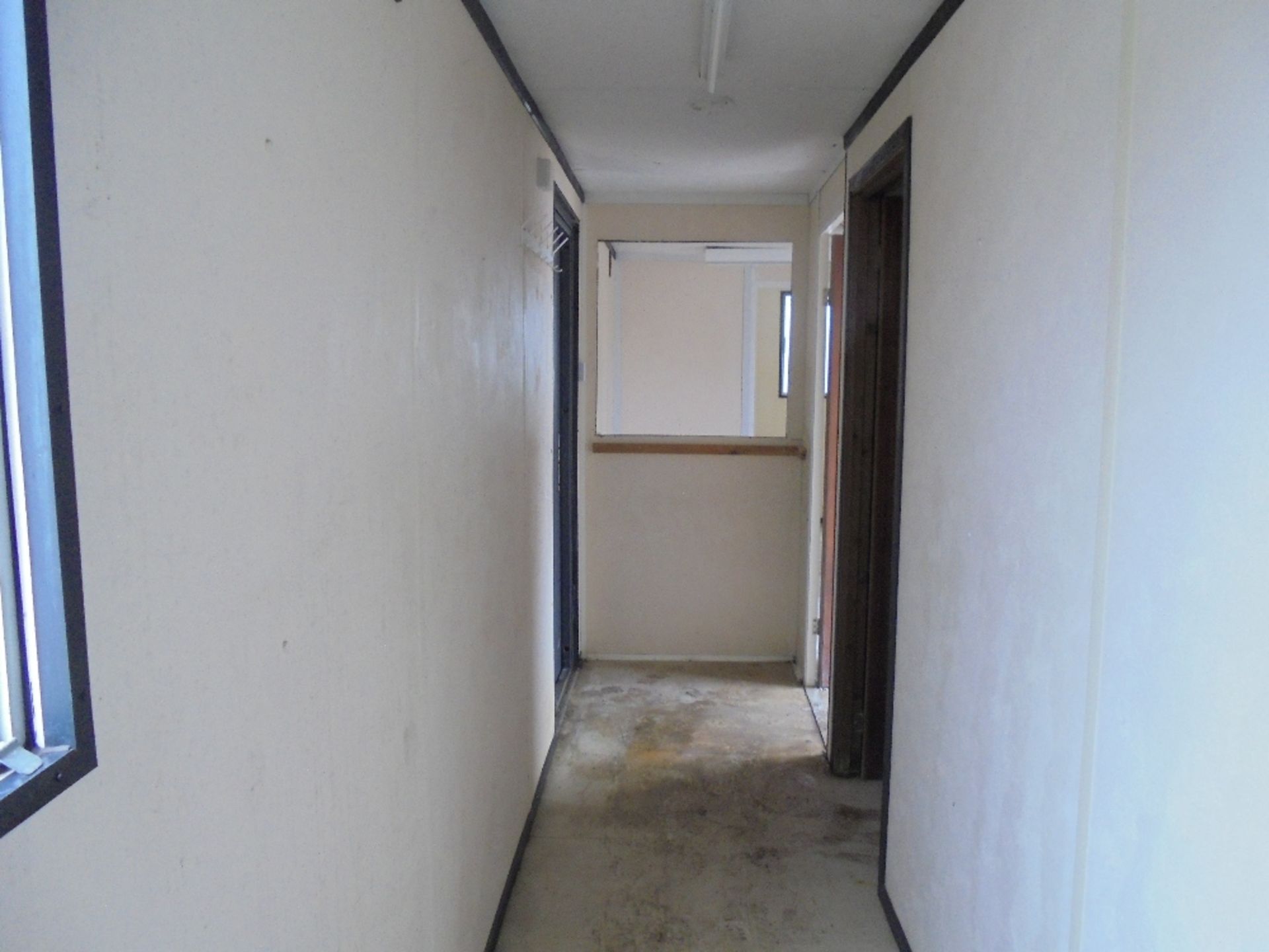 WFO326 32ft x 10ft Anti Vandal Office / Kitchen / Toilet - Image 10 of 11