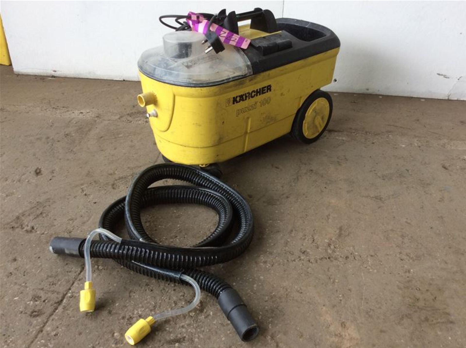 KARCHER PUZZI 100 CARPET CLEANER - SMALL