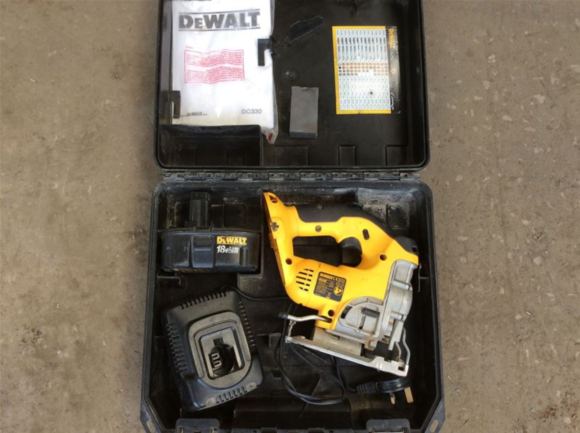 DEWALT DC330 CORDLESS JIGSAW - 18V