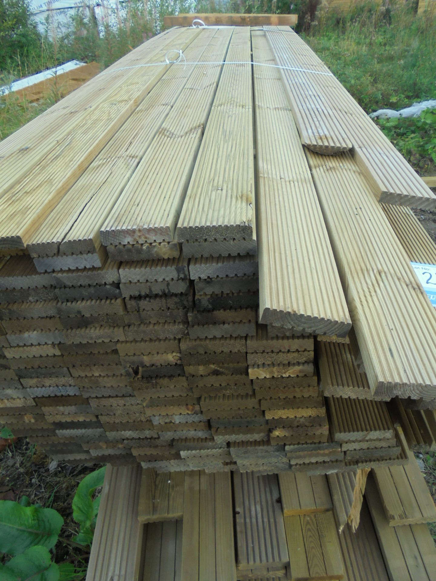 220 Lengths Decking Boards, 176 - 4800 x 125 x 32mm & 44 - 3300 x 125 x 32mm - Image 2 of 2