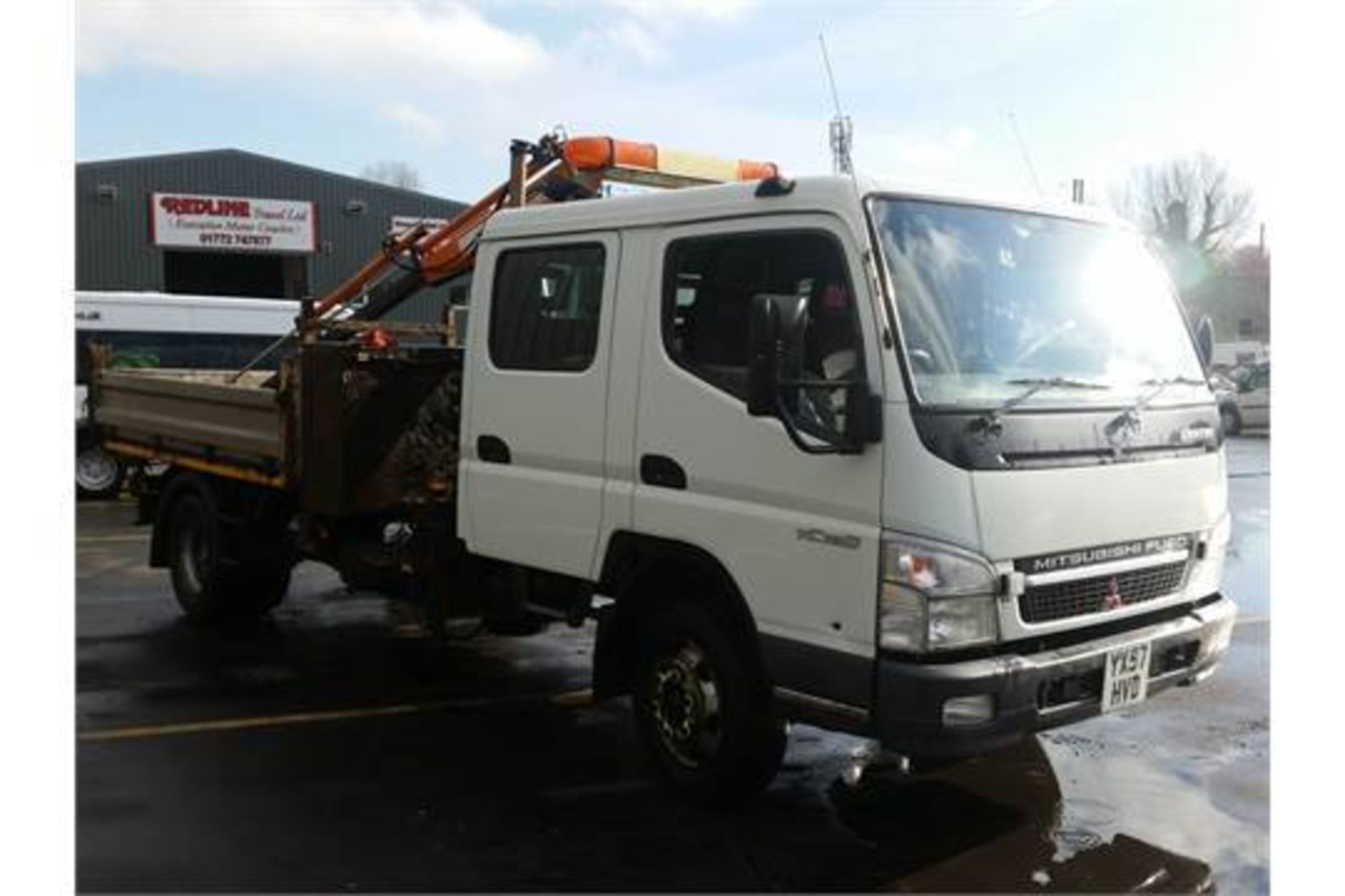 2008 / 57 Mitsubishi Fuso Canter 3 Way Tipper with Compressor and HIAB