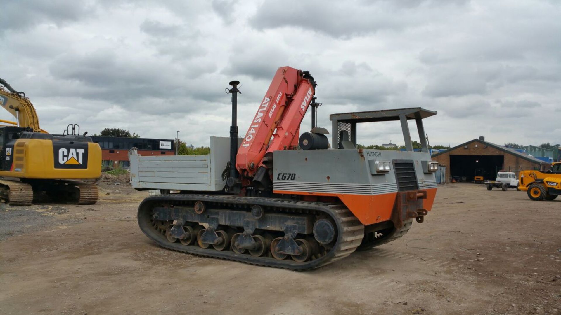 Hitachi CG70 Tracked dumper fitted with Atlas 140.1 crane - Image 3 of 12