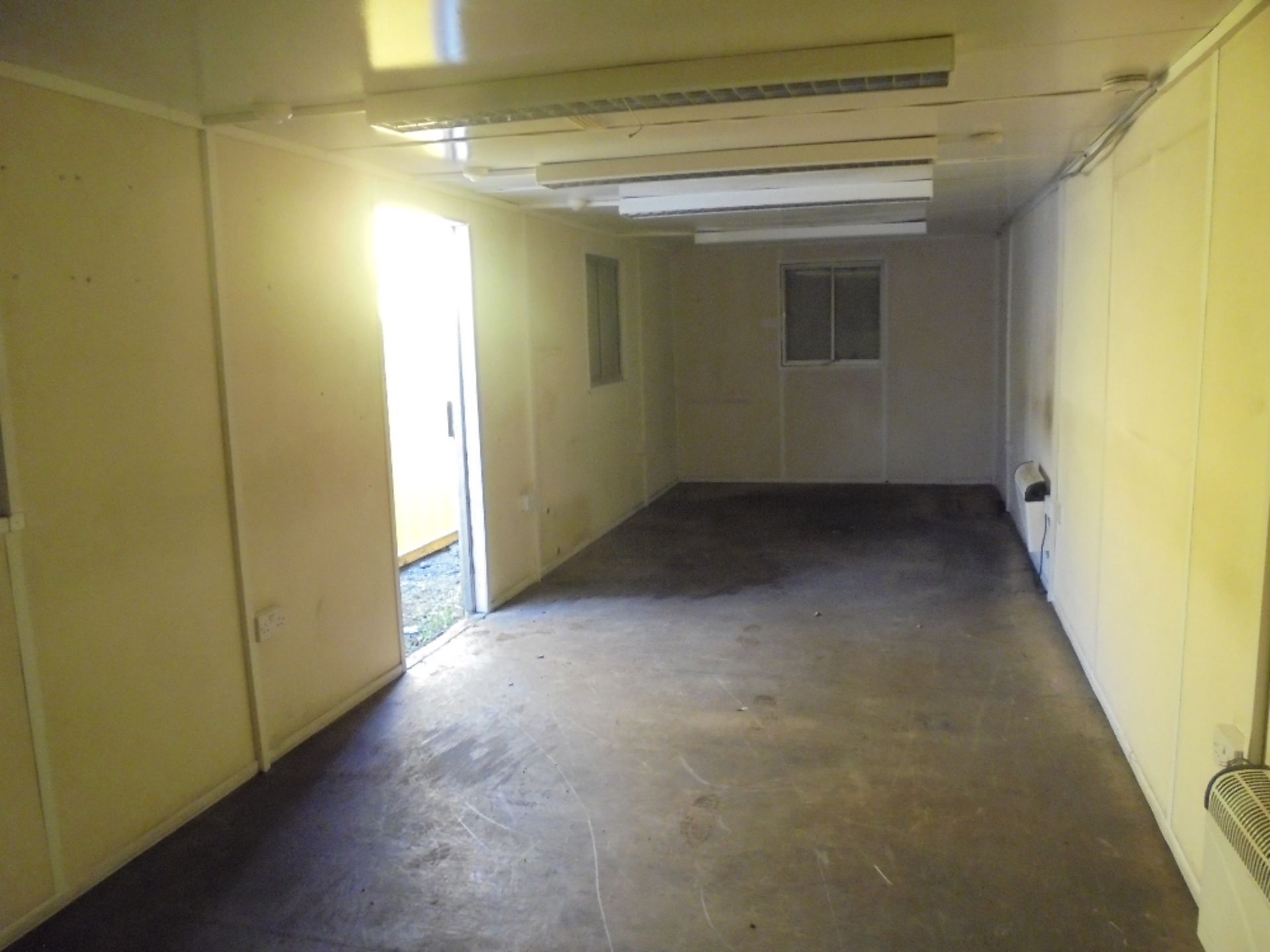 7365 32ft x 10ft Anti Vandal Office - Image 6 of 8