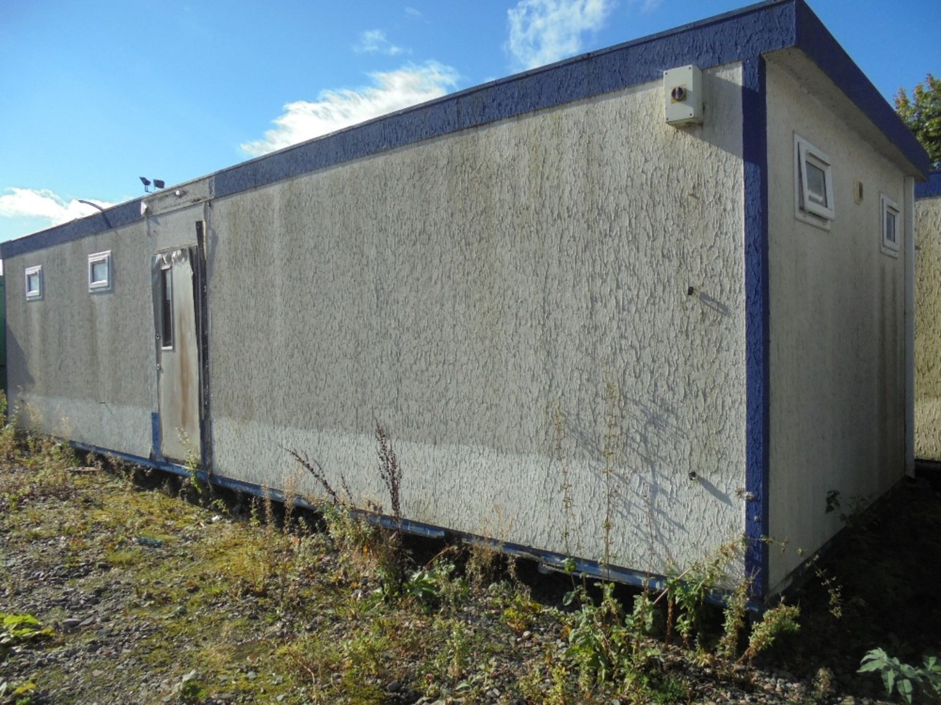 36ft x 12ft Timber Textured Toilet - Image 2 of 15