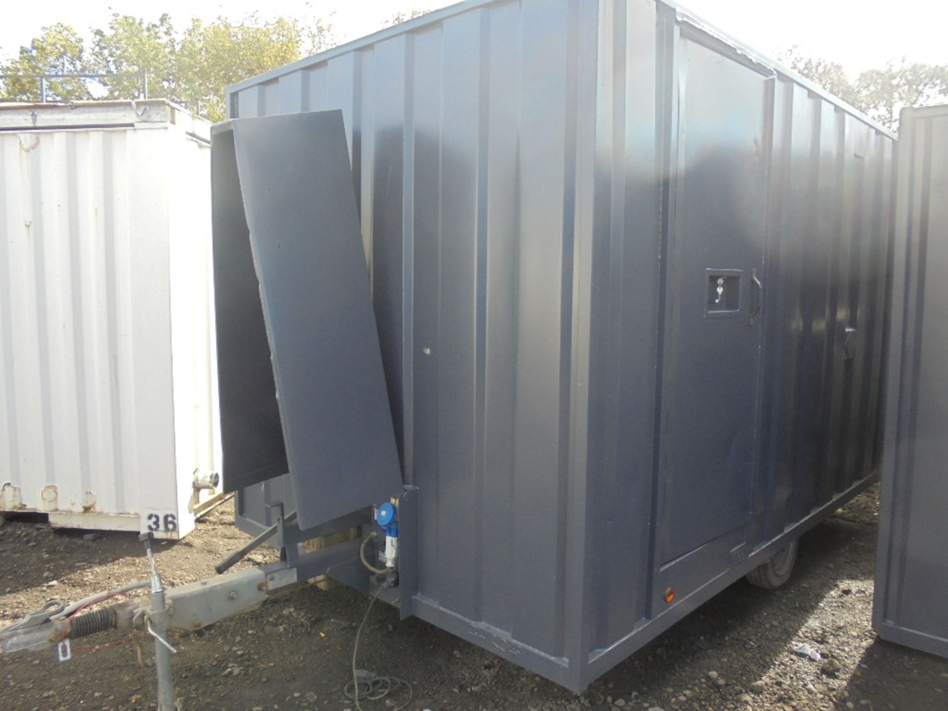 7954 12ft x 7.6ft Mobile Anti Vandal Groundhog Welfare Unit