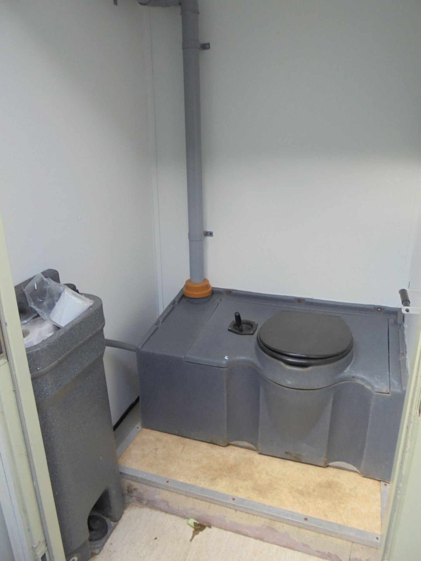 6897 21ft x 8ft Anti Vandal Canteen / Toilet / Store - Image 7 of 9