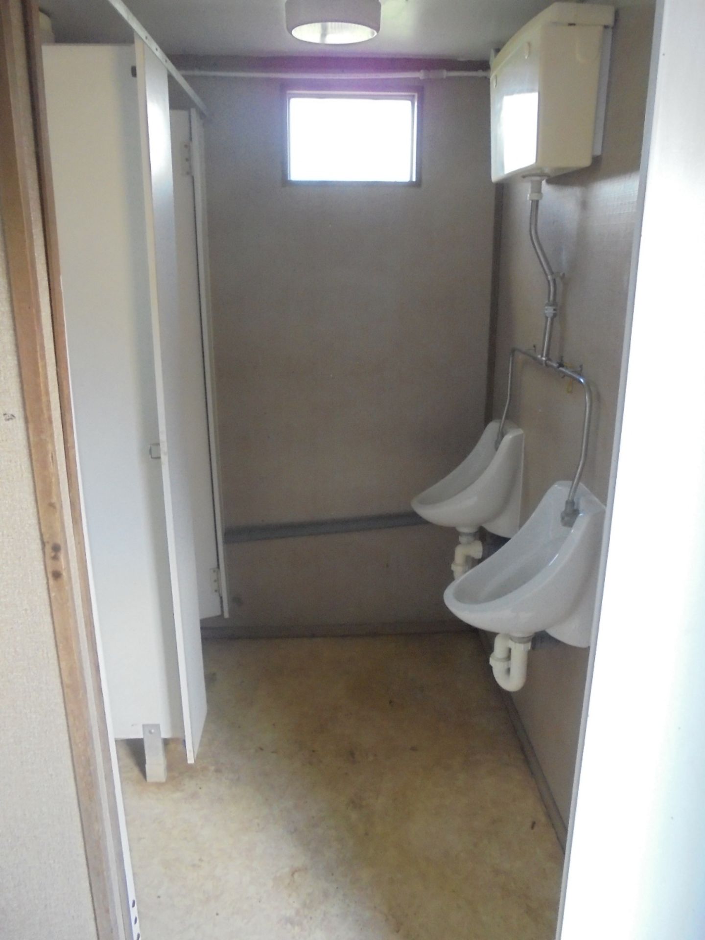 7363 12ft x 9ft Anti Vandal 2+1 Jack Leg Toilet - Image 5 of 7