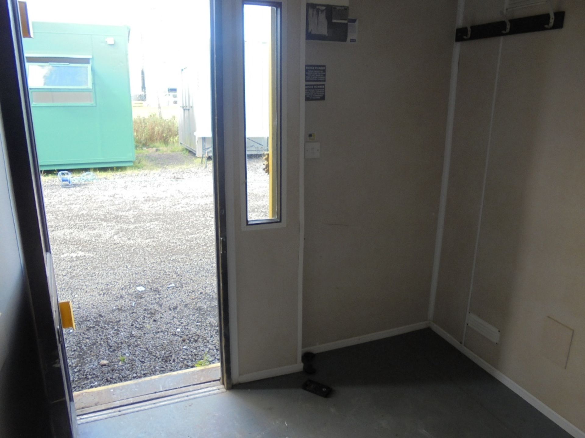 7800 10ft x 8ft Secure Container Office - Image 6 of 6