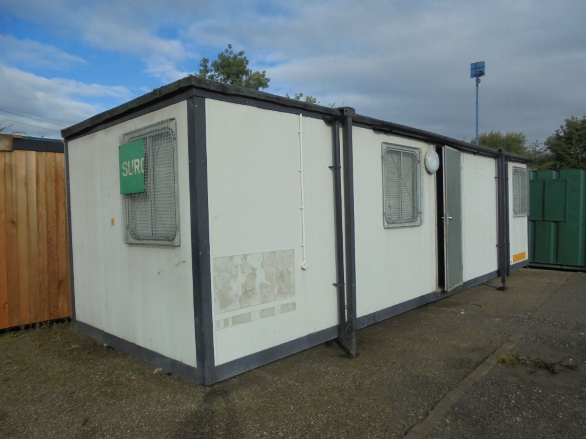 28ft x 9ft 'Genuine Portakabin' Jack Leg Double Office / Toilet - Image 2 of 12