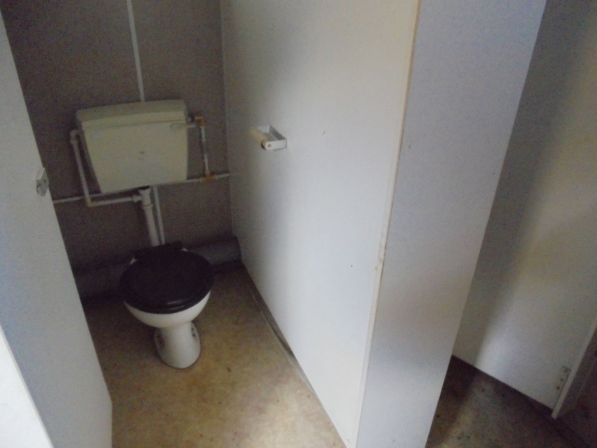 7363 12ft x 9ft Anti Vandal 2+1 Jack Leg Toilet - Image 6 of 7