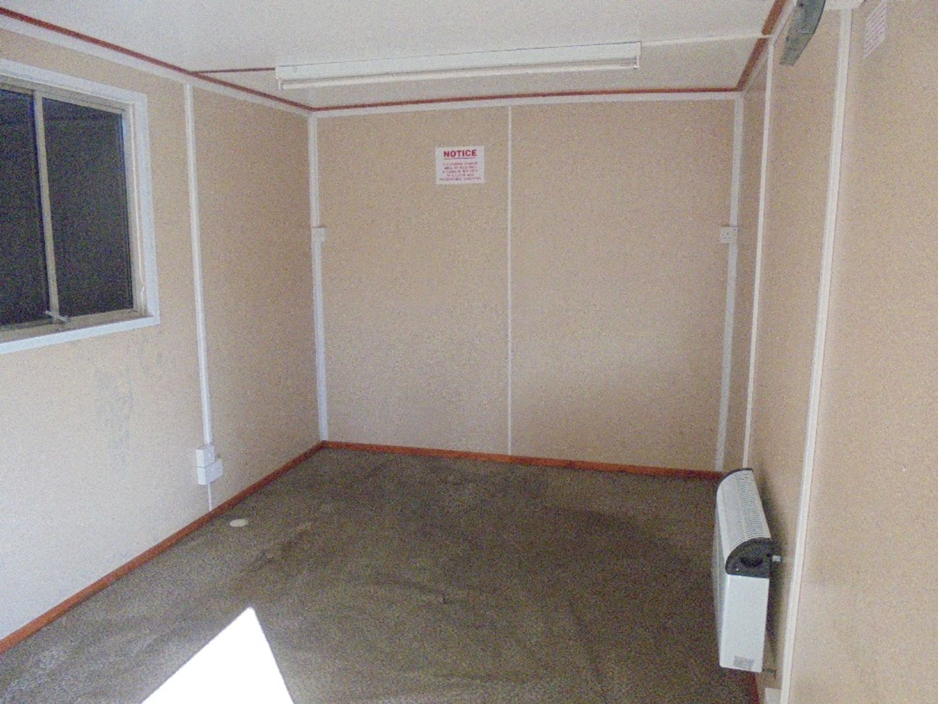 6889 21ft x 9ft Anti Vandal Office / Toilet / Store - Image 7 of 9