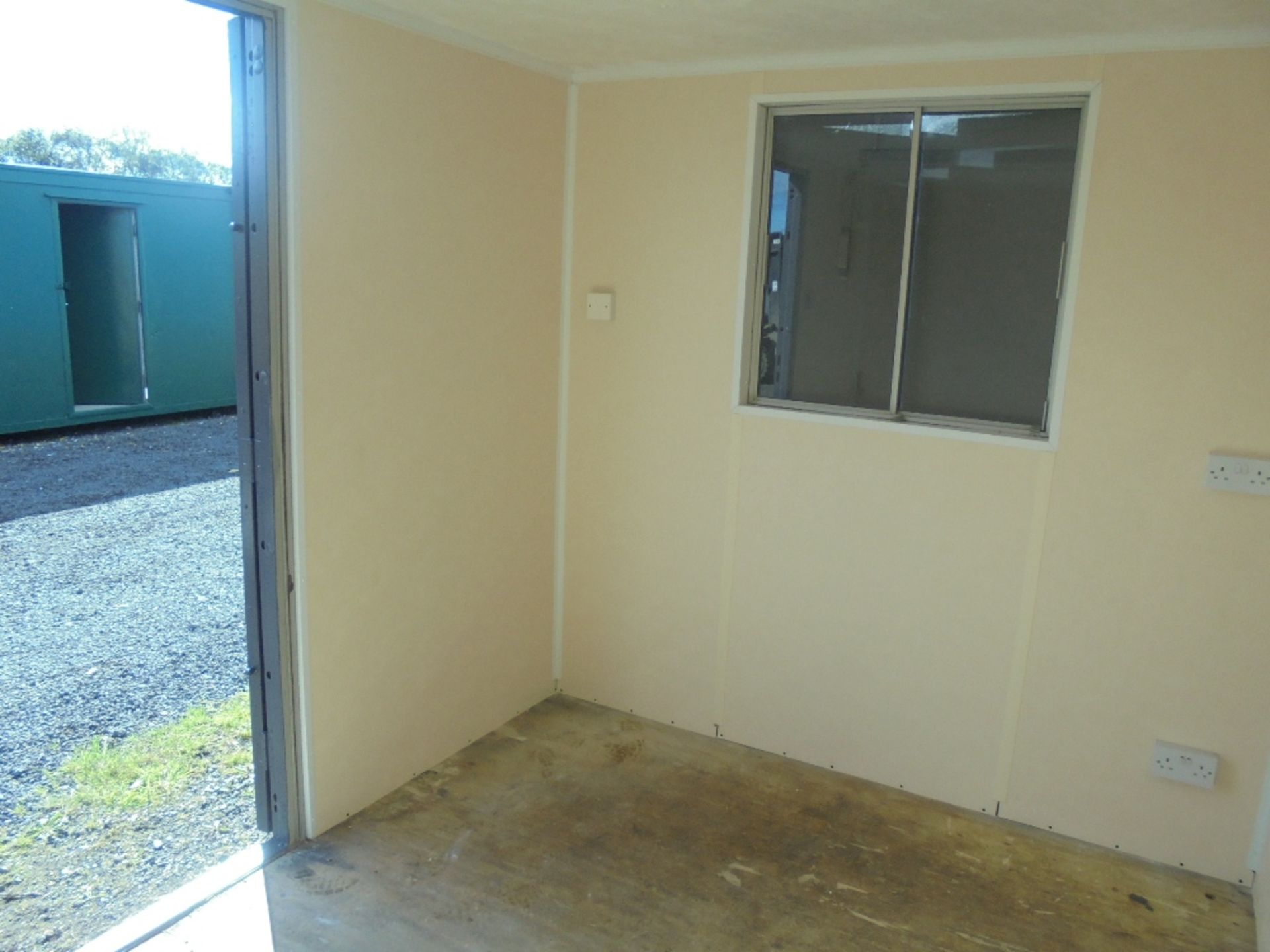 7595 21ft x 8ft Anti Vandal Office / Store - Image 7 of 8