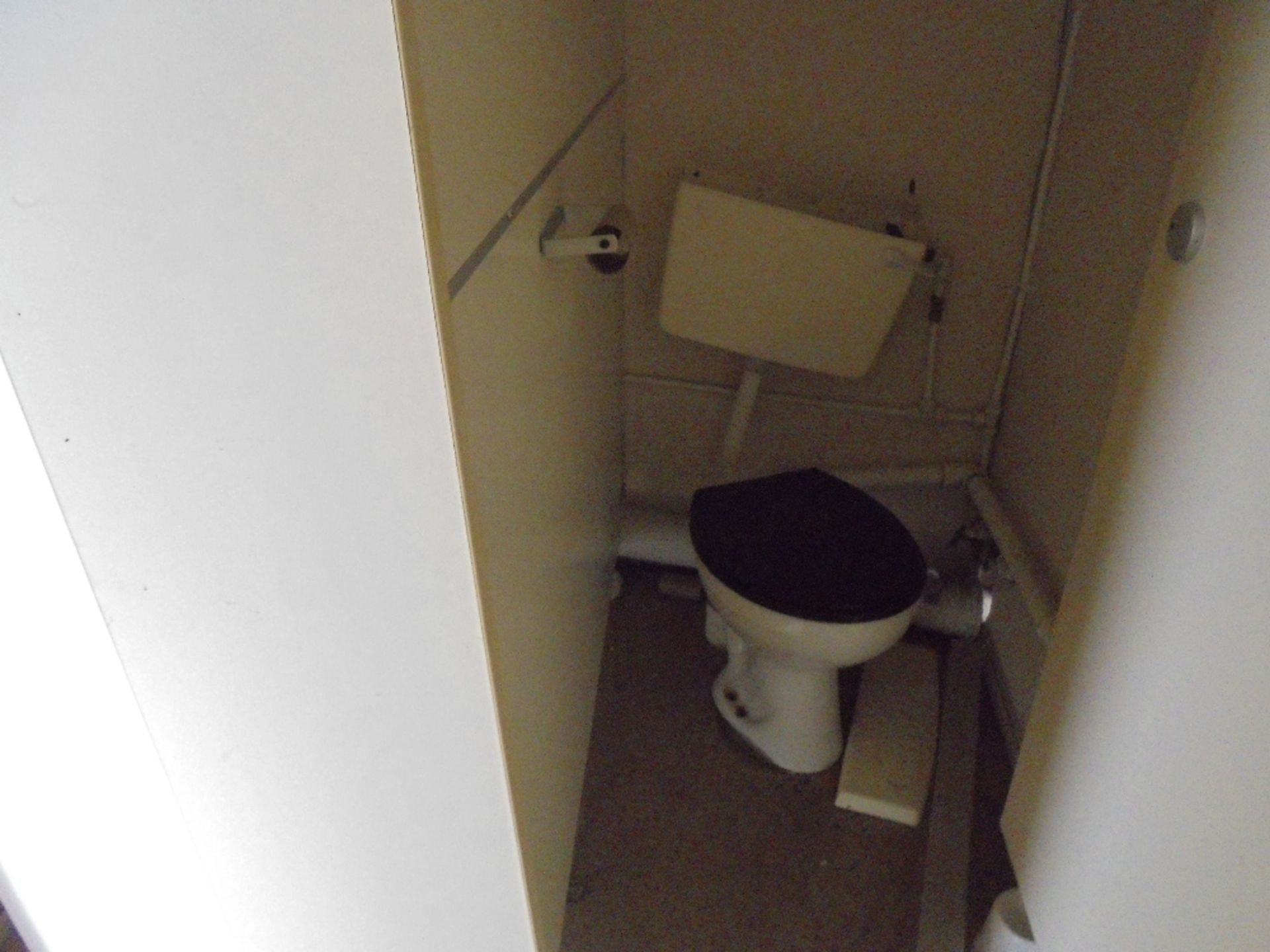 ESP15492 13ft x 9ft Anti Vandal 2+1 Toilet - Image 7 of 9