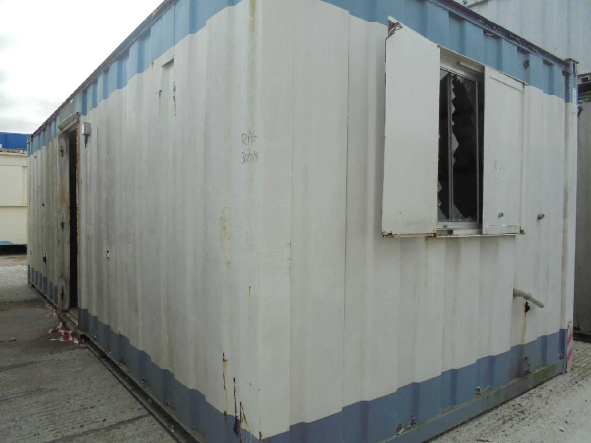 EMS026 24ft x 10ft Anti Vandal Canteen - Image 2 of 9