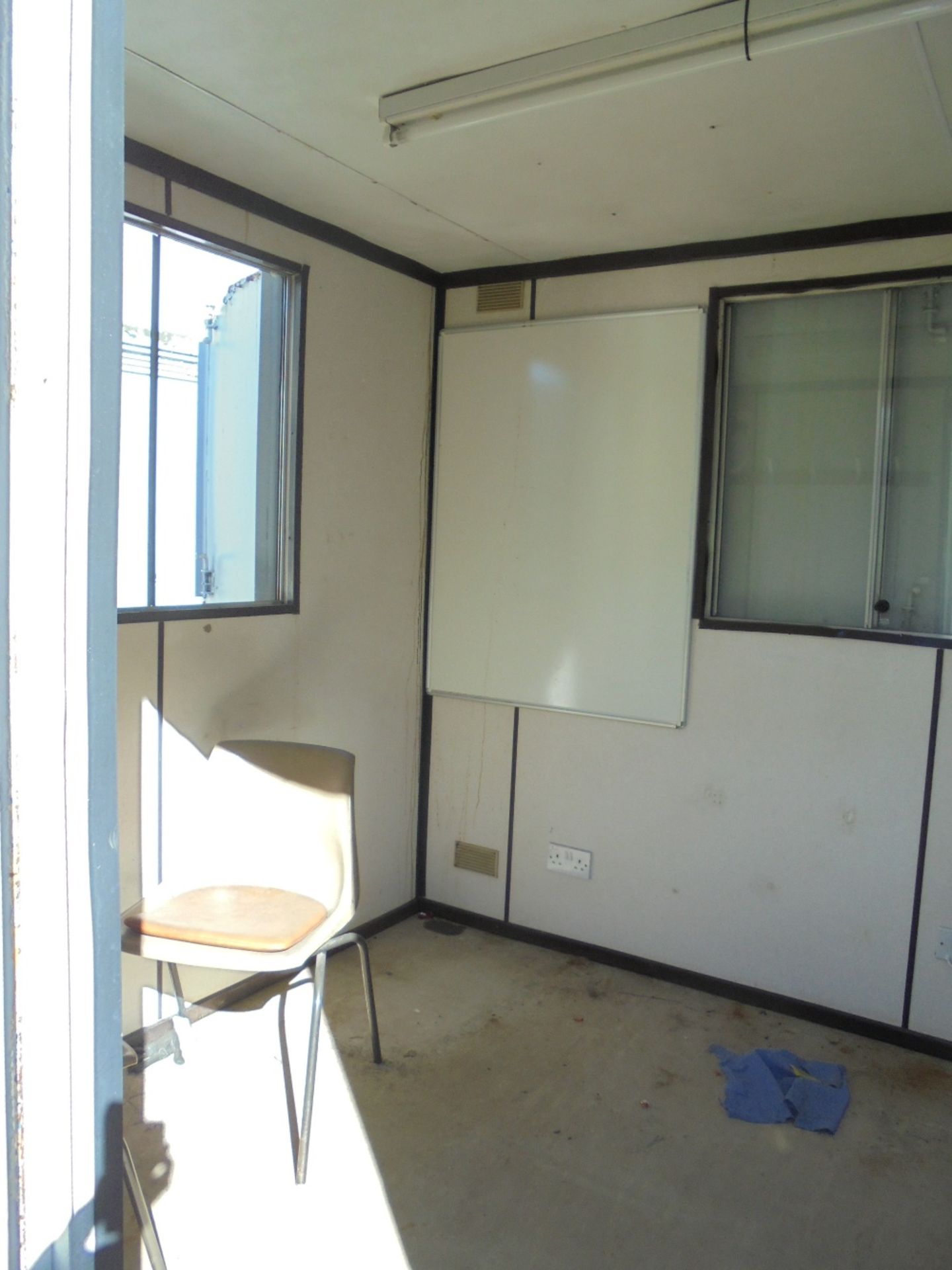 E47259 10ft x 8ft Anti Vandal Office - Image 5 of 7