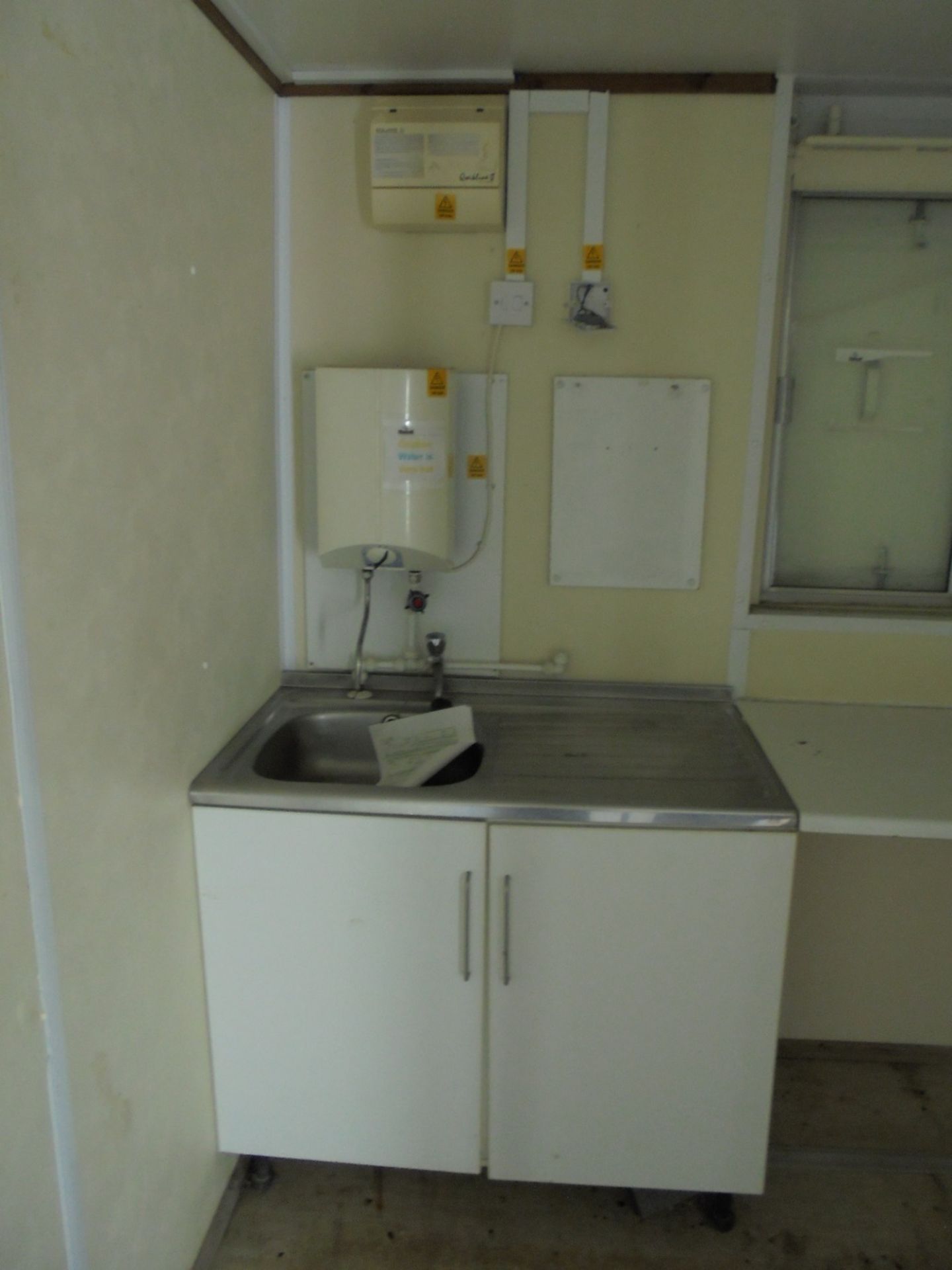 WFR267 32ft x 9ft Anti Vandal Canteen / Drying Room - Image 5 of 9