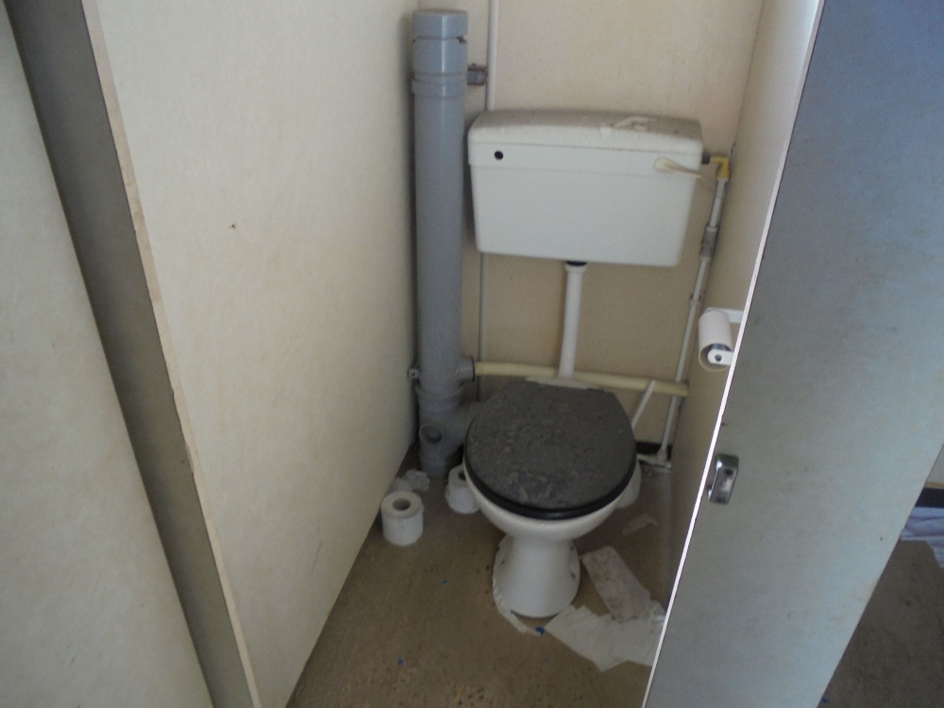 ESP23758 13ft x 9ft Steel Clad Jack Leg 2+1 Toilet - Image 7 of 10
