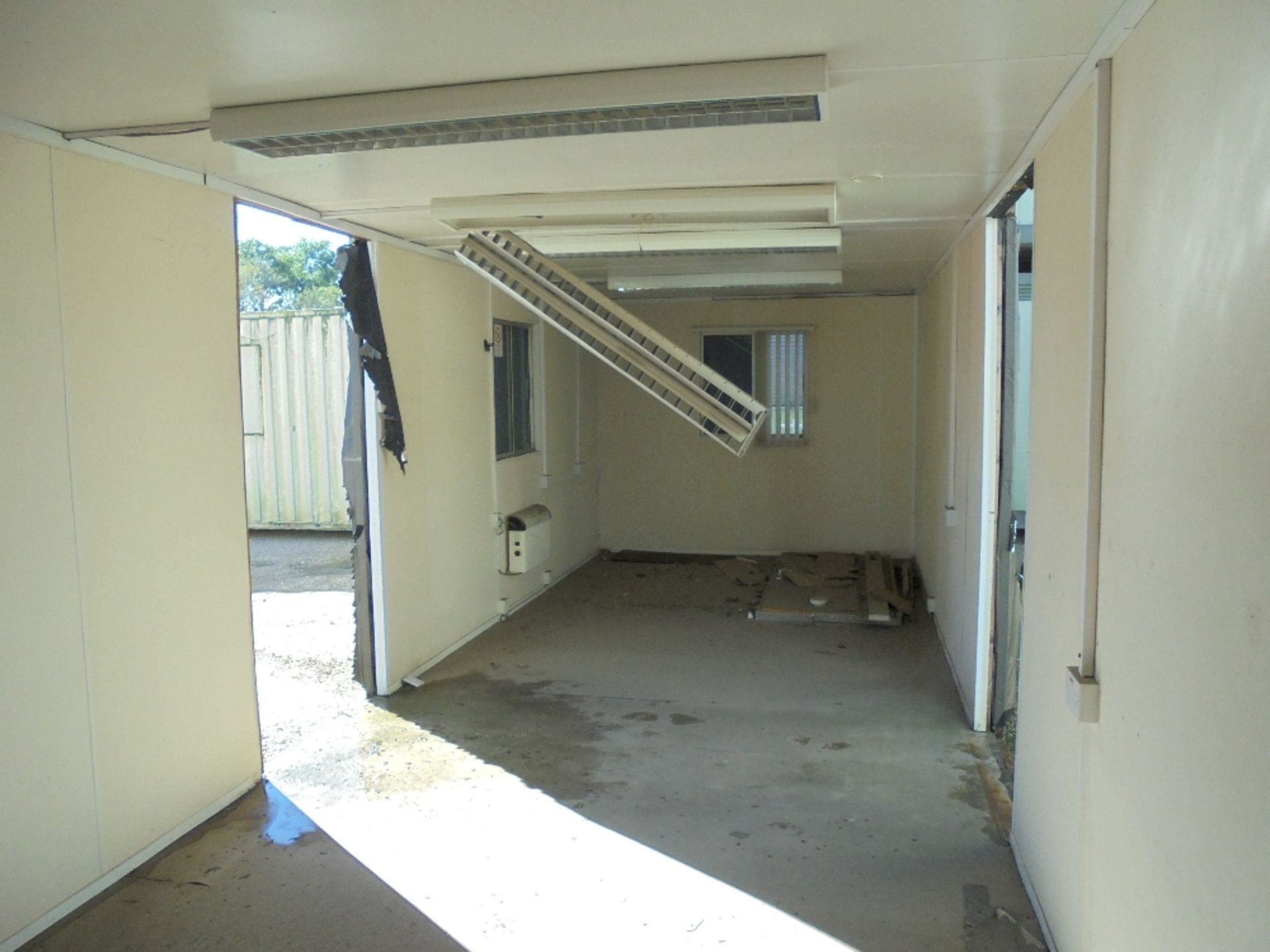 ESP15310 32ft x 10ft Anti Vandal Office - Image 5 of 7