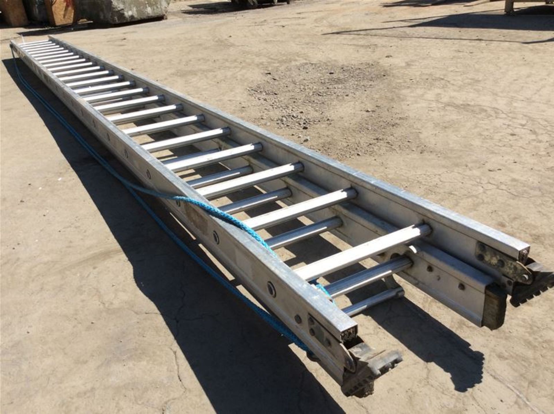 ALLOY DOUBLE LADDER 6-11M