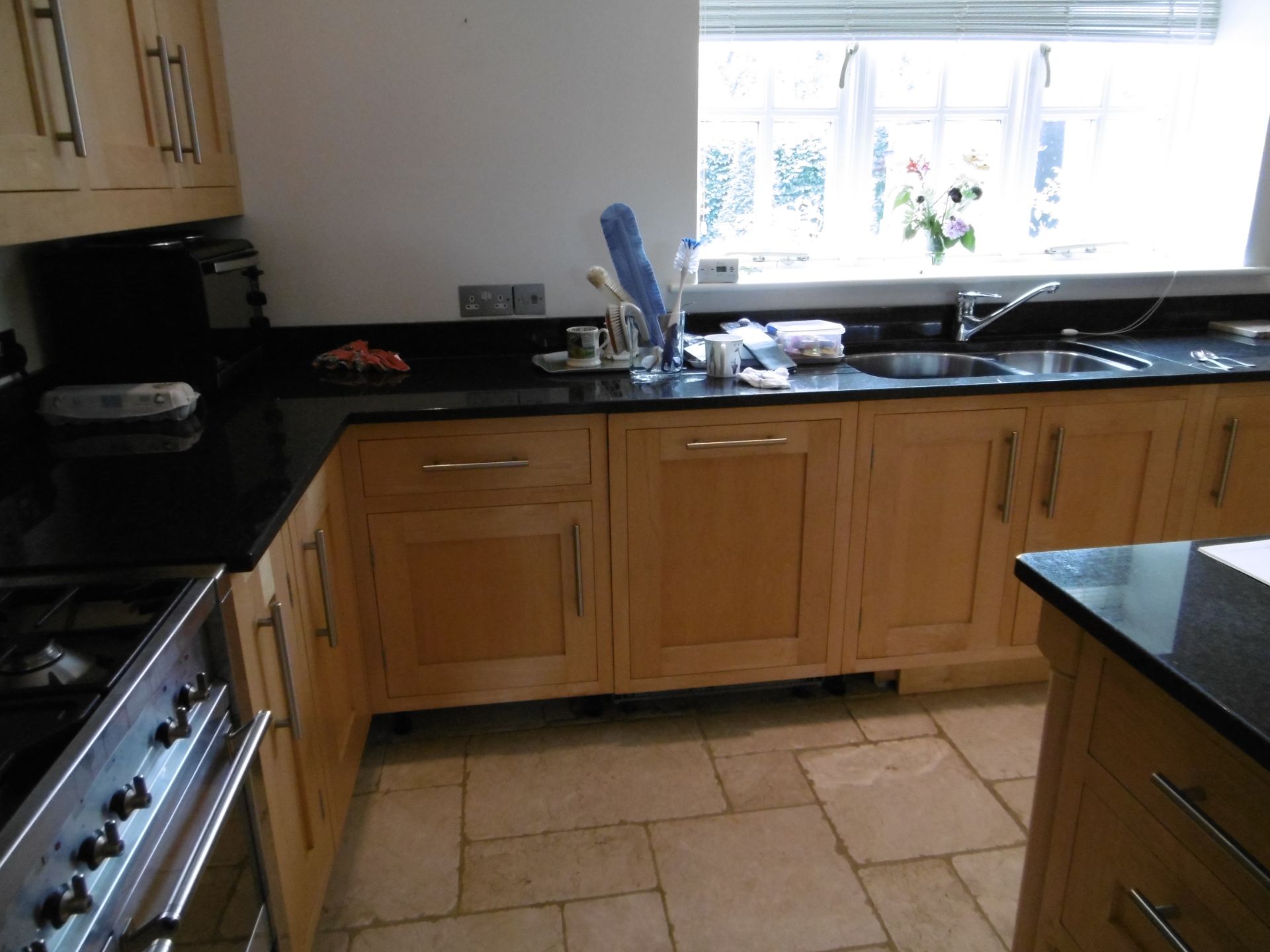 Luxury Used Maple Kitchen with Appliances including Range Cooker - Image 4 of 5