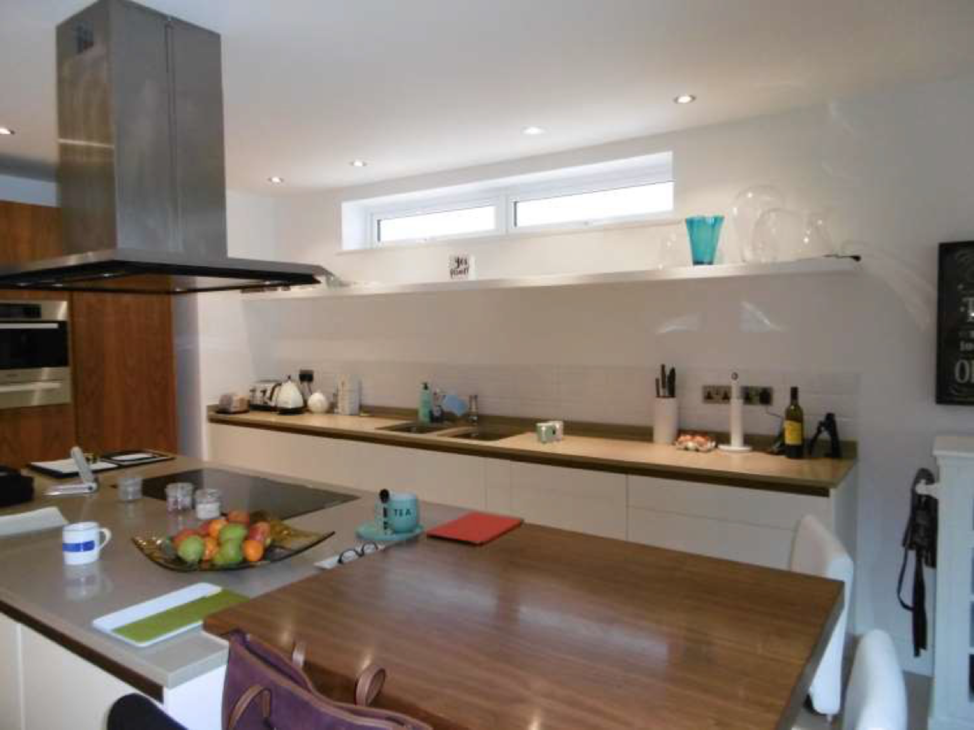 Luxury Contemporary High Glass Cream and Cherry Kitchen with Extensive range of Miele Appliances. - Image 4 of 5