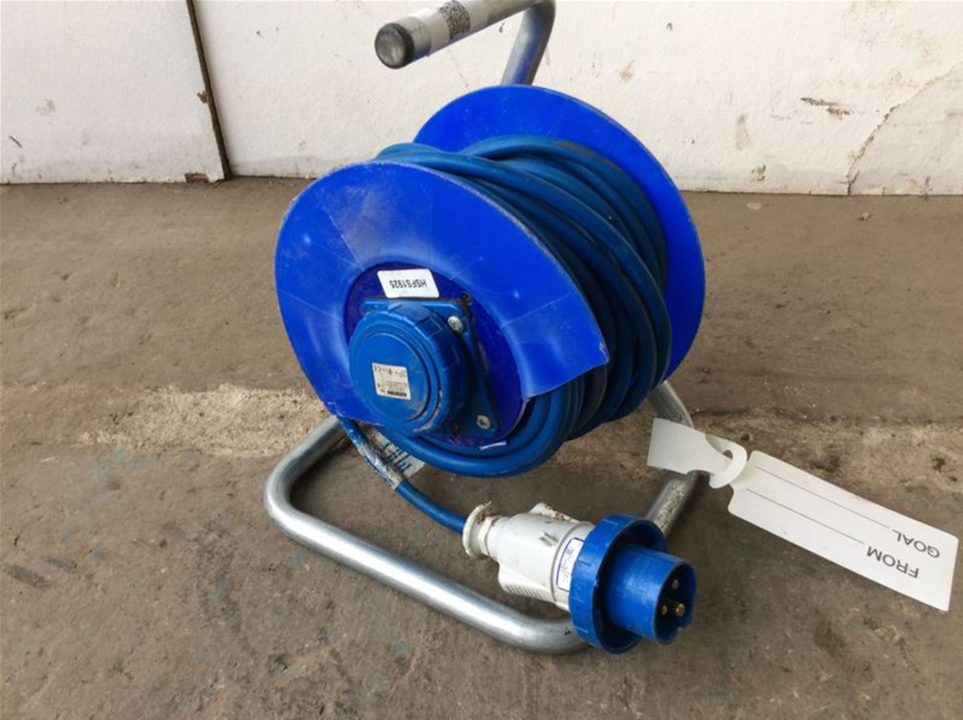 240V 16AMP EXTENSION REEL - 20MTR