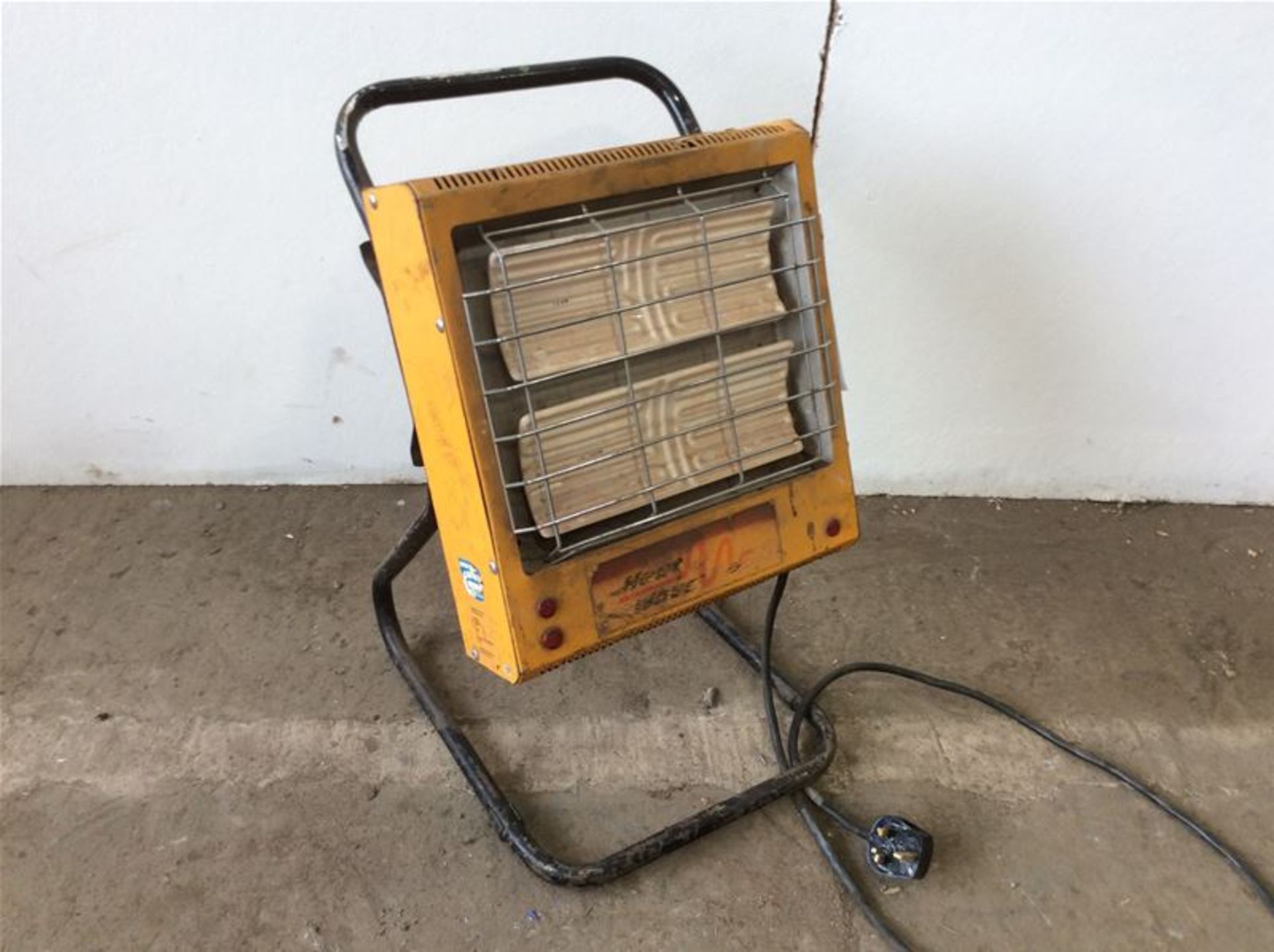 CERAMIC RADIANT HEATER