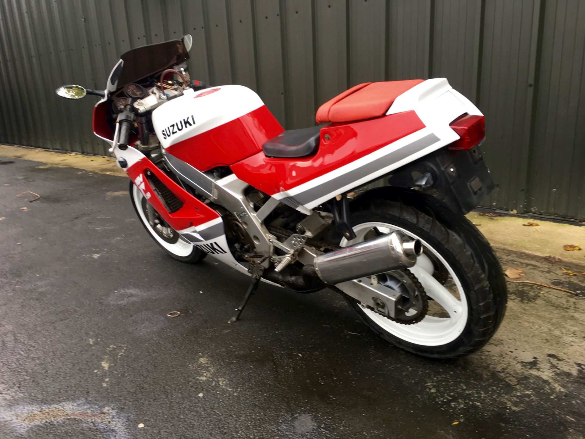 Suzuki RGV250 2 Stroke - Image 6 of 9