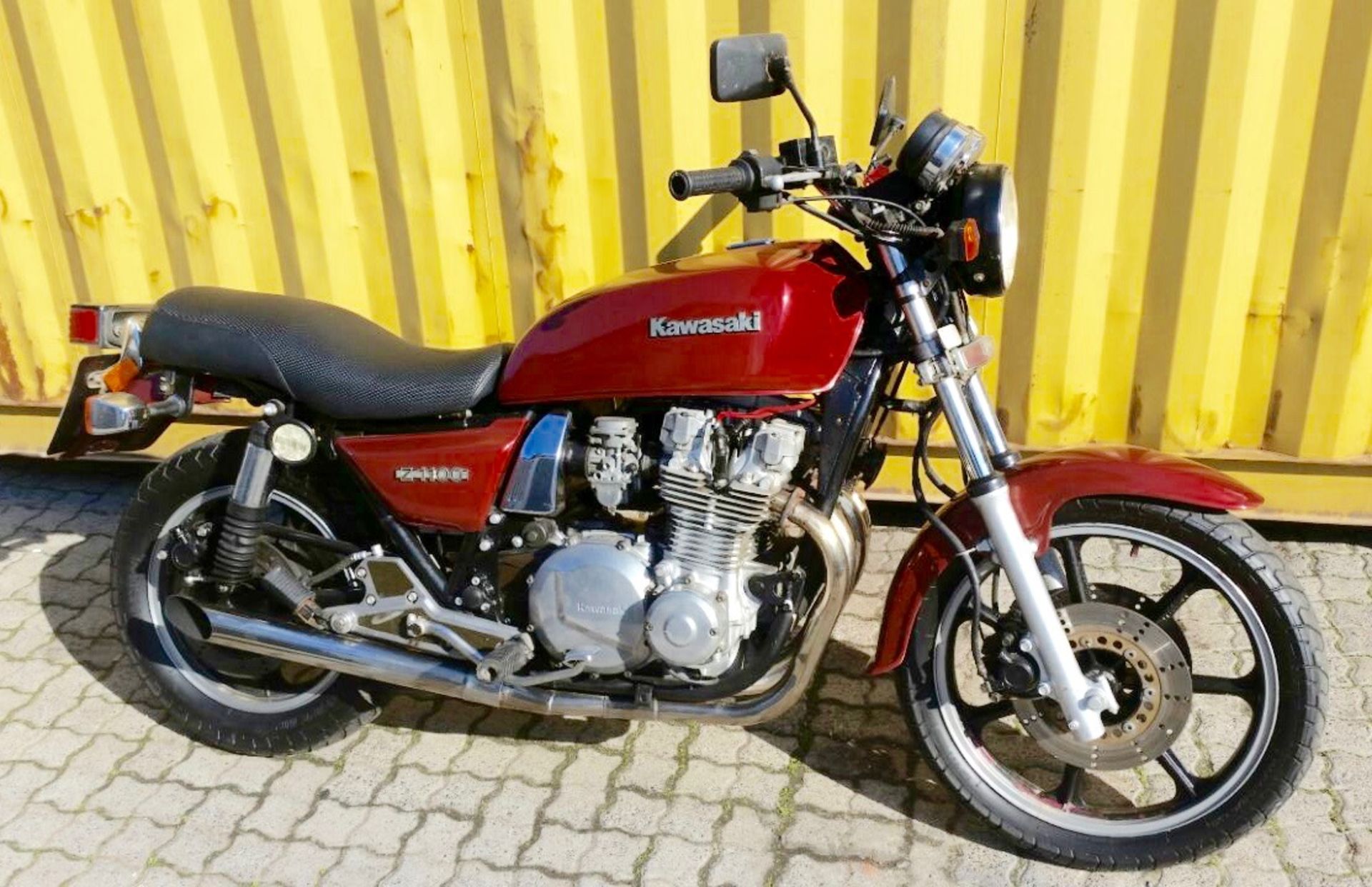 1982 Kawasaki Z1100 in Met Red