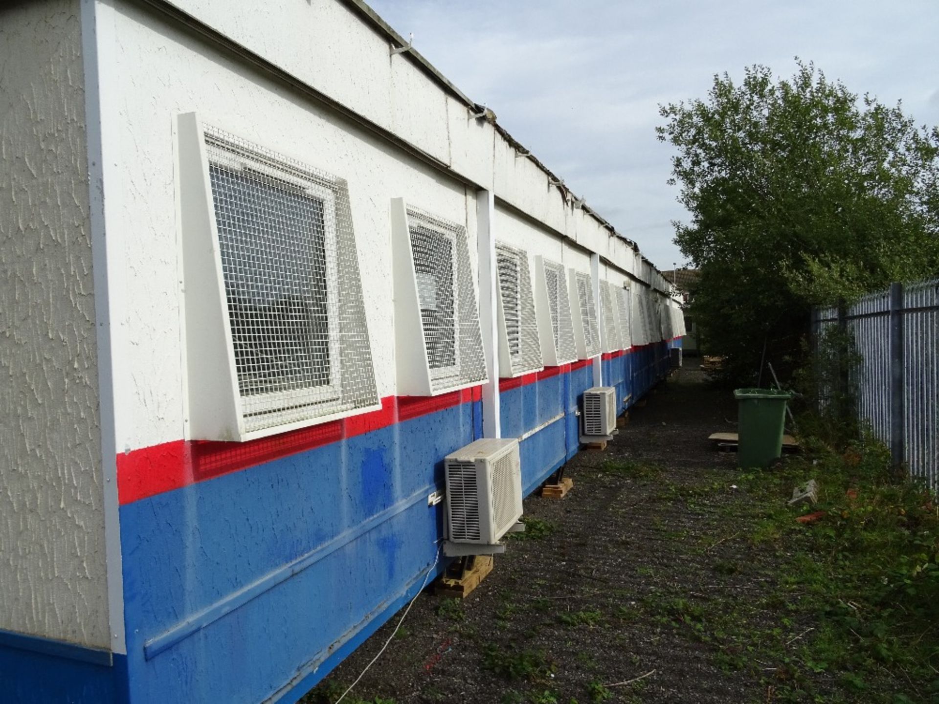 10 Bay Timber Textured Single Storey Modular Building with PVC Windows & Security Grills, 9.6m x 3m - Image 4 of 16