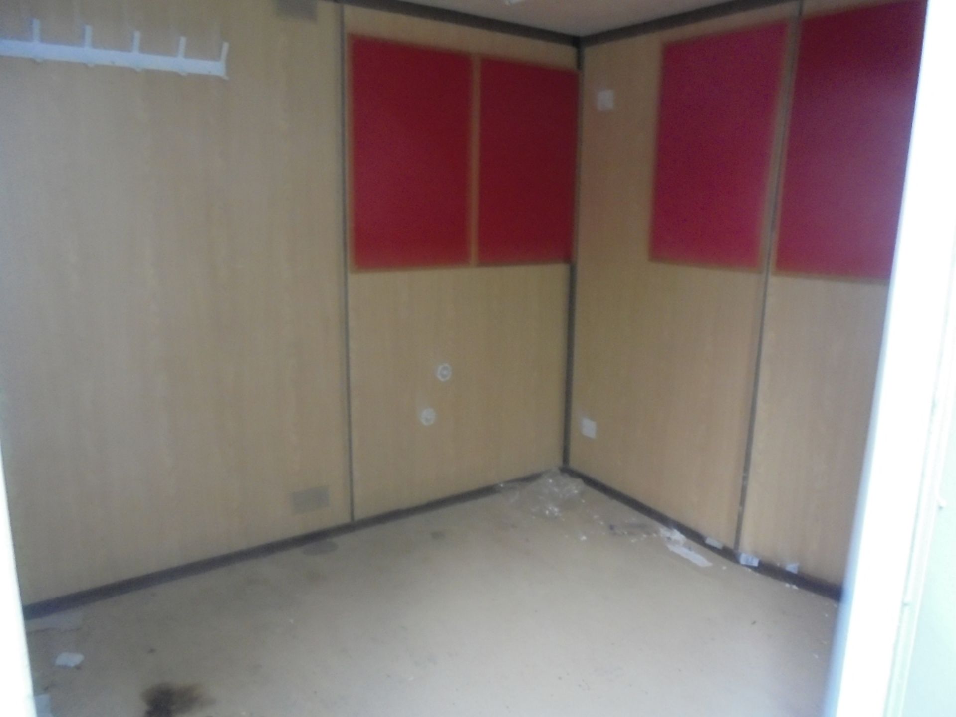 E44717 20ft x 8ft Anti Vandal Combination Office / Store - Image 5 of 11