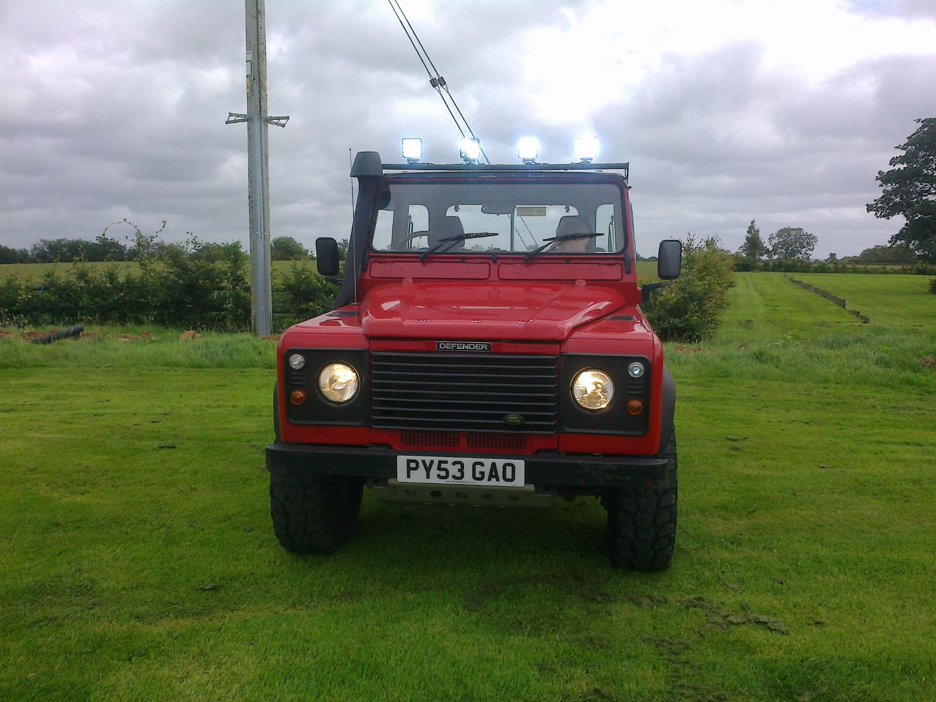 2003 / 53 Land Rover 90 TDI Pick Up - Image 2 of 9