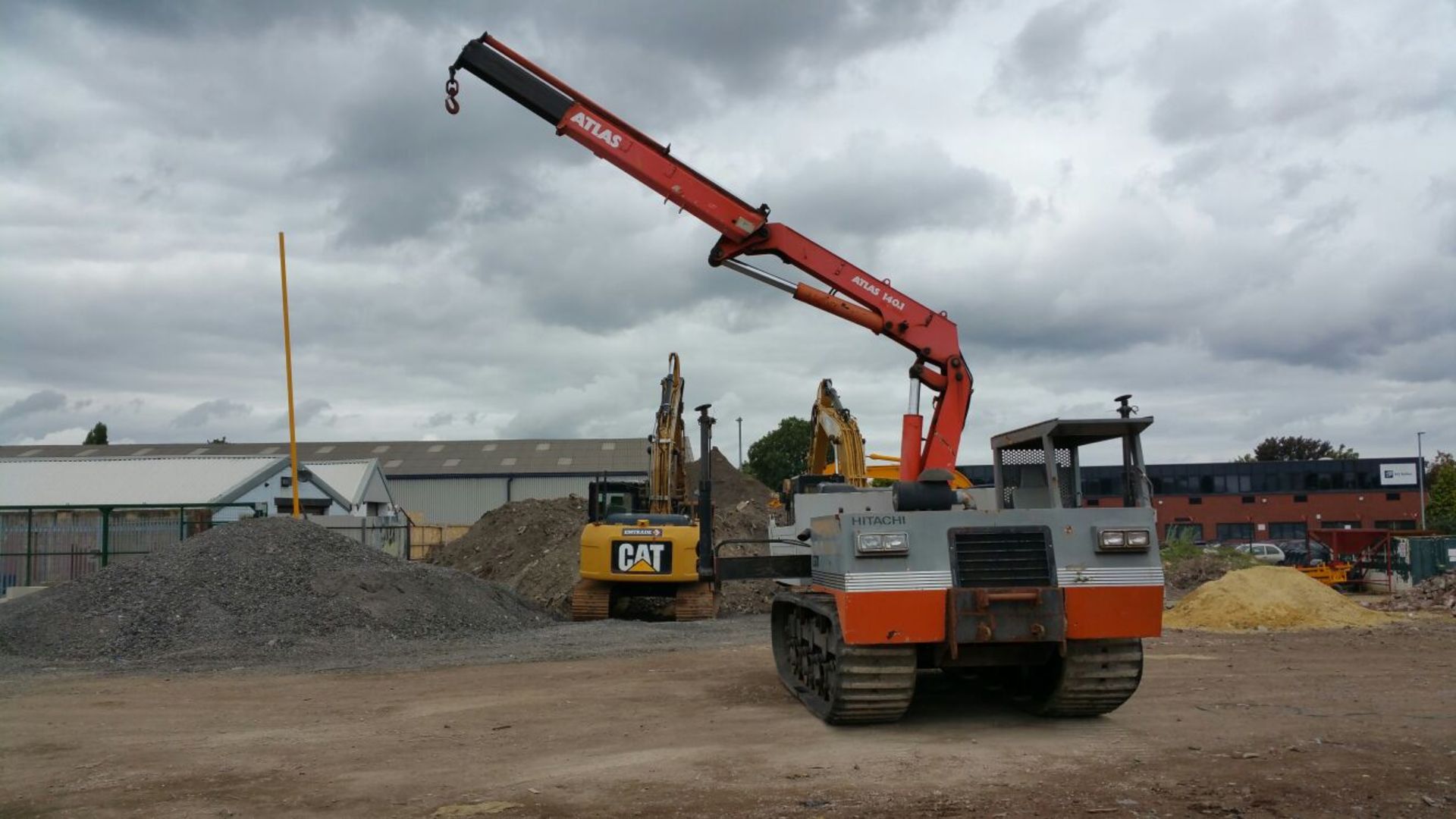 Hitachi CG70 Tracked dumper fitted with Atlas 140.1 crane - Image 4 of 12