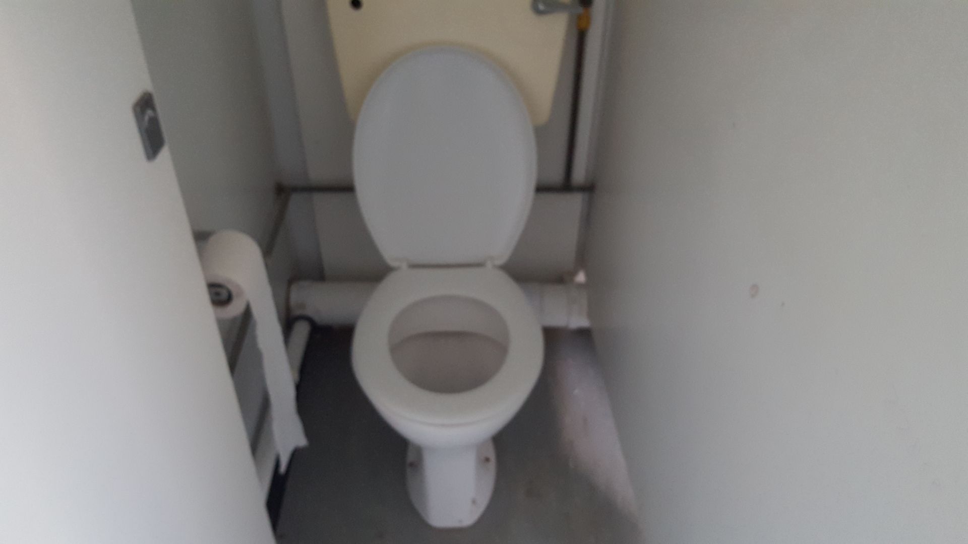 16 x 9 Toilet Block 3 + 1 / Container - Image 9 of 9