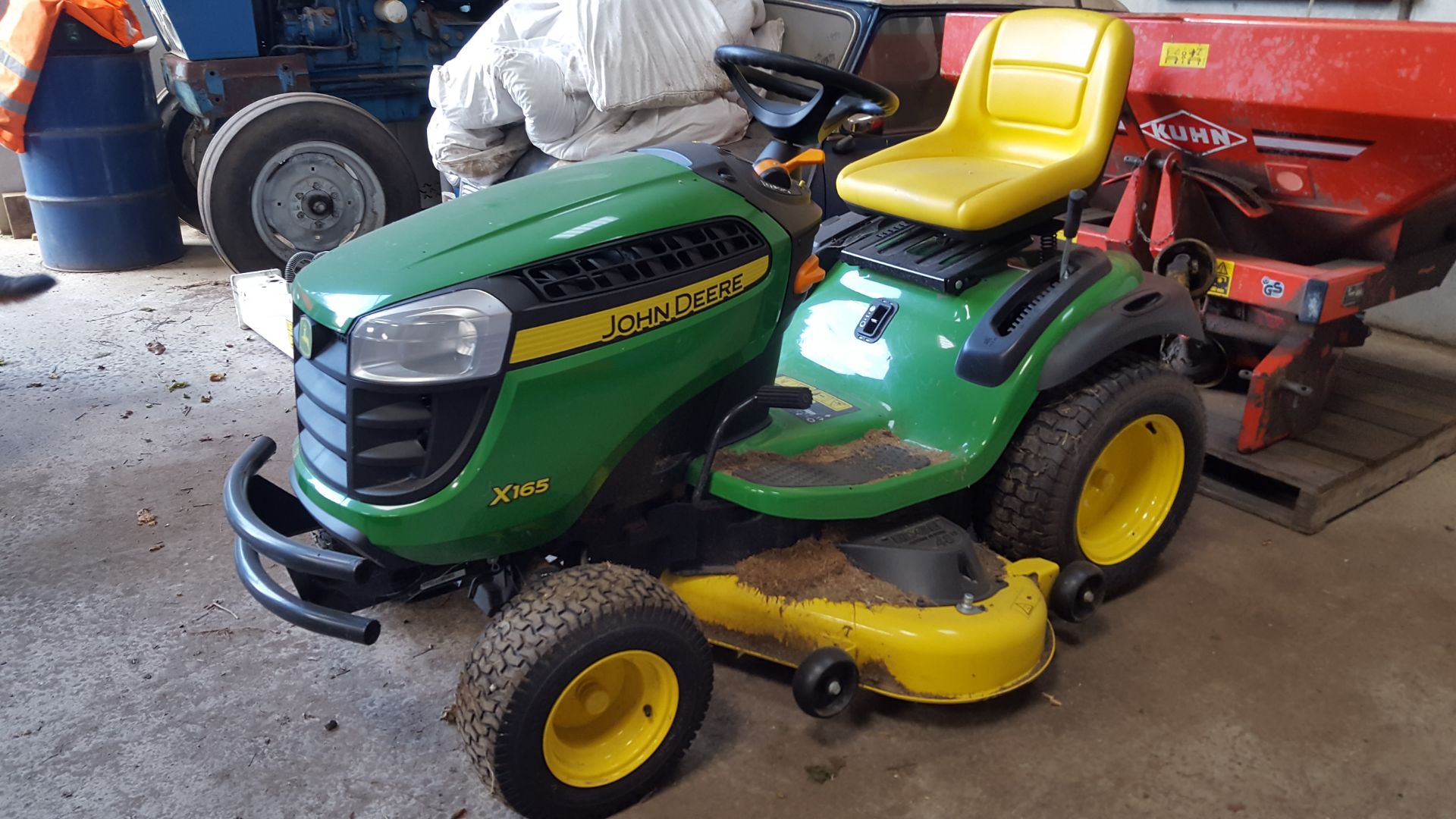 2016 John Deere X165 V Twin with 48" Mulching Deck - Image 2 of 3
