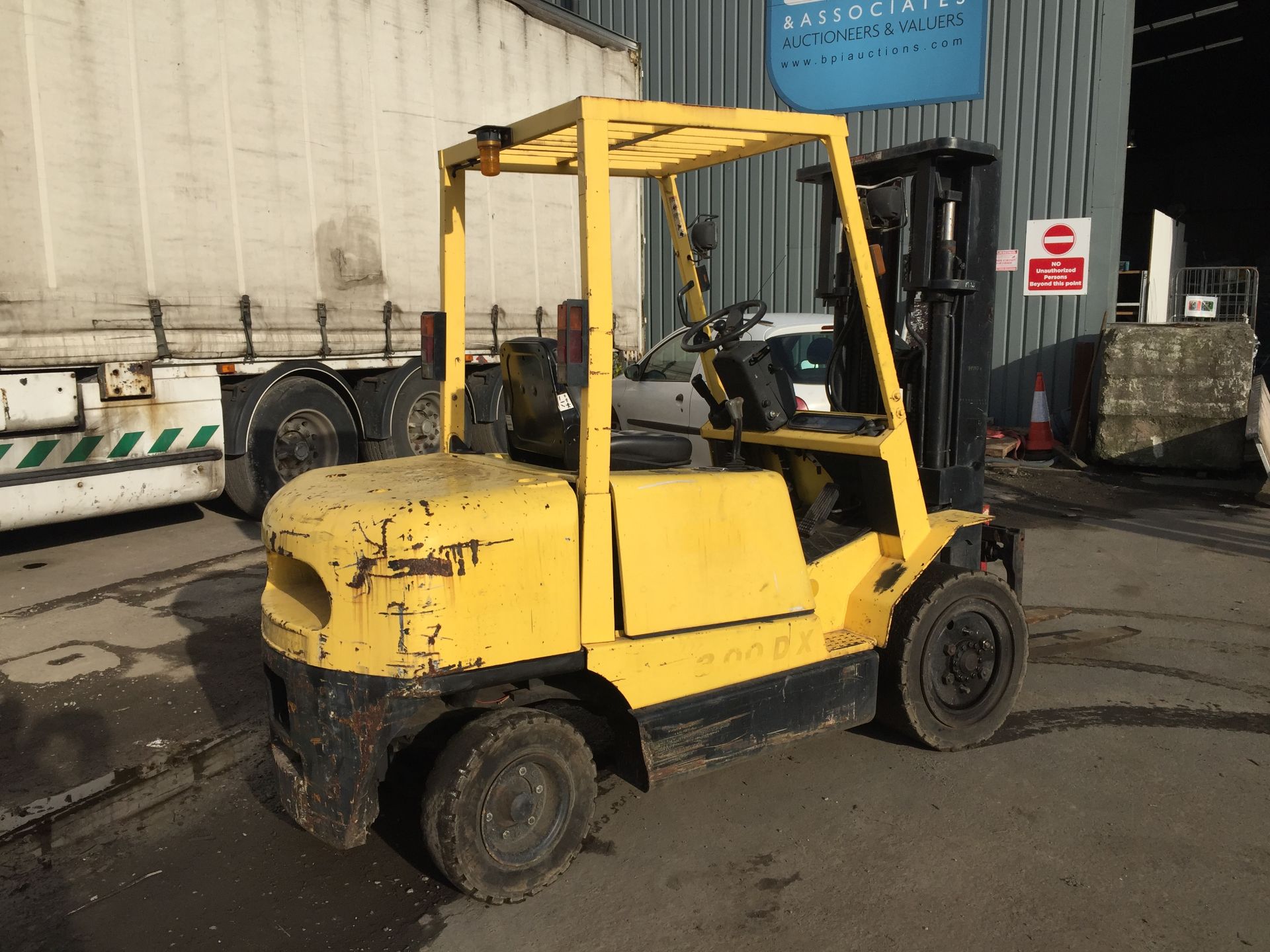 2010 Hyster H3.00 DX Diesel 3 Tonne Forklift - Image 2 of 6