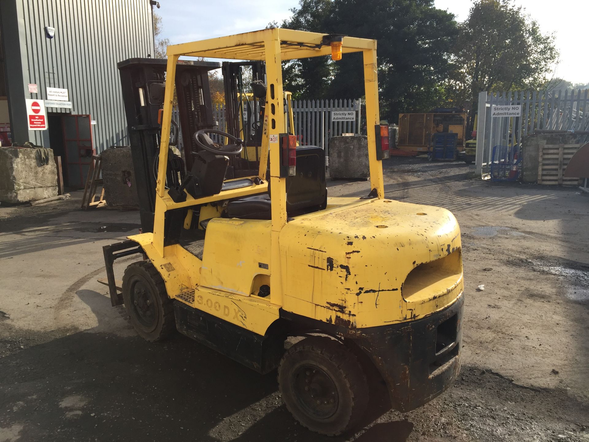 2010 Hyster H3.00 DX Diesel 3 Tonne Forklift - Image 3 of 6