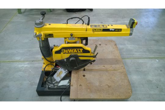 Dewalt DW729 Cross-cut phase, 350mm blade max. Yr 2003 Appraisal: working order Serial No