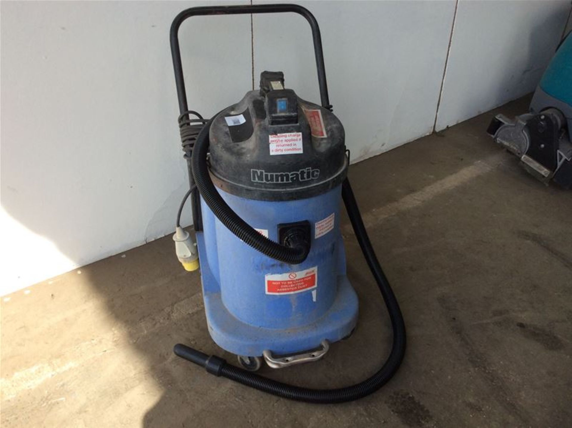 NUMATIC WVD900-2 WET/DRY VACUUM CLEANER