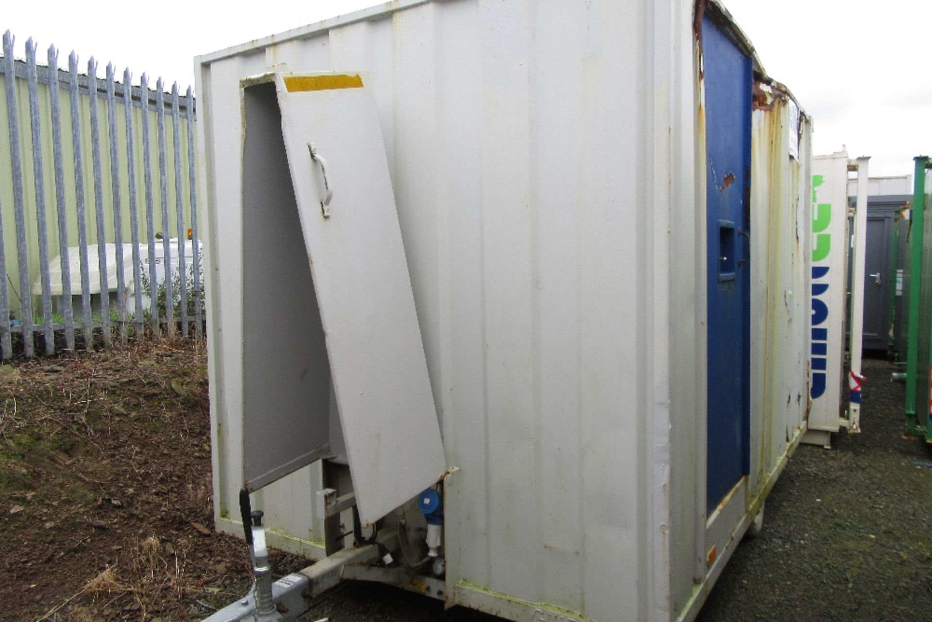 GECMS5250 12ft x 7.6ft Anti Vandal Evolution Mobile Welfare Unit - Image 2 of 13