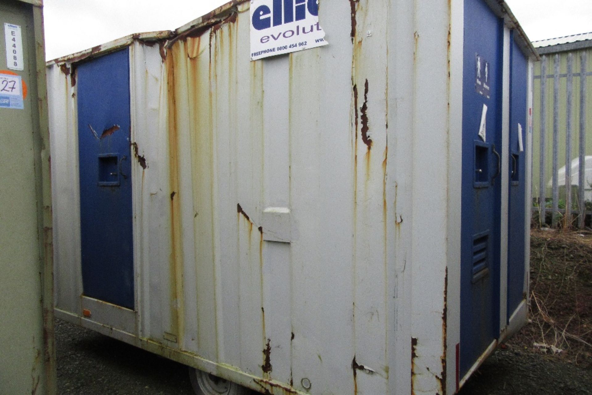 GECMS5250 12ft x 7.6ft Anti Vandal Evolution Mobile Welfare Unit - Image 4 of 13