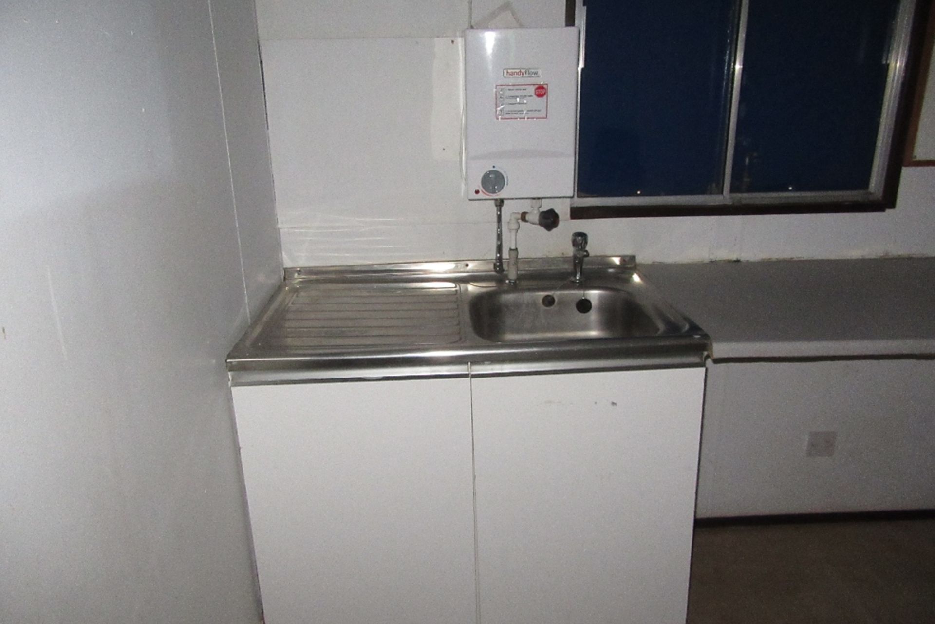 EC1199 30ft x 8ft Anti Vandal Canteen / Changing Room - Image 5 of 8