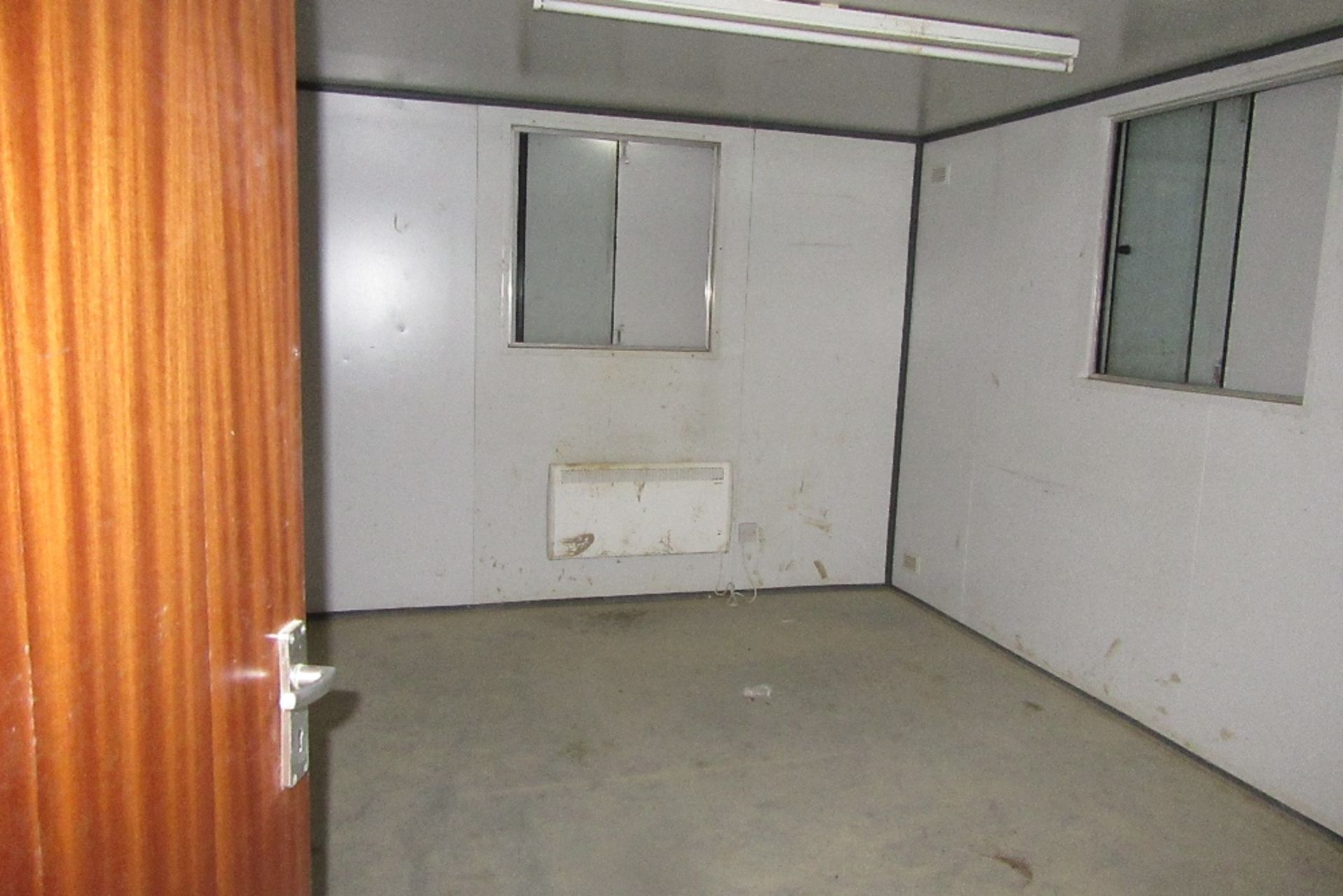 E44537 32ft x 10ft Anti Vandal Canteen / Office - Image 6 of 7