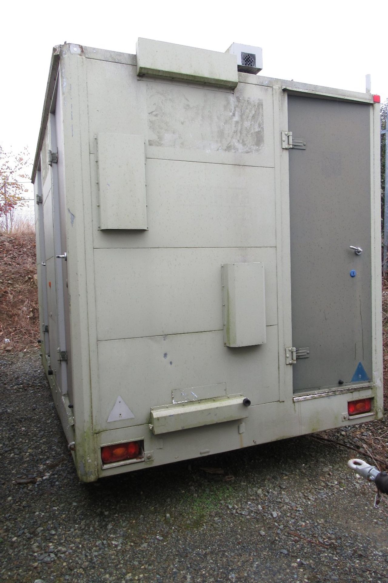 CC7671 12ft x 7.6ft Anti Vandal Evolution Mobile Welfare Unit - Image 3 of 10