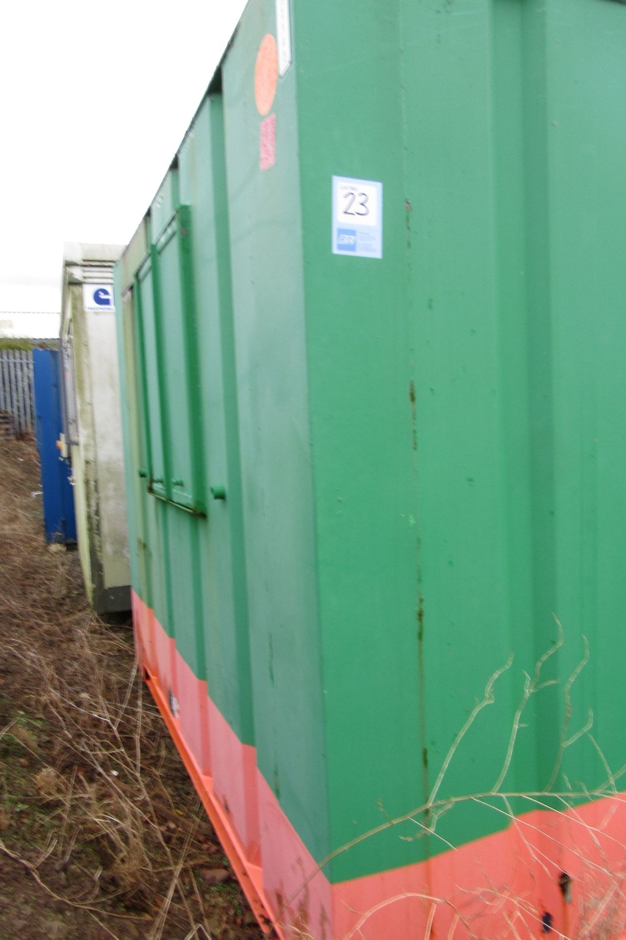 E52143 32ft x 10ft Anti Vandal Changing Room - Image 2 of 6