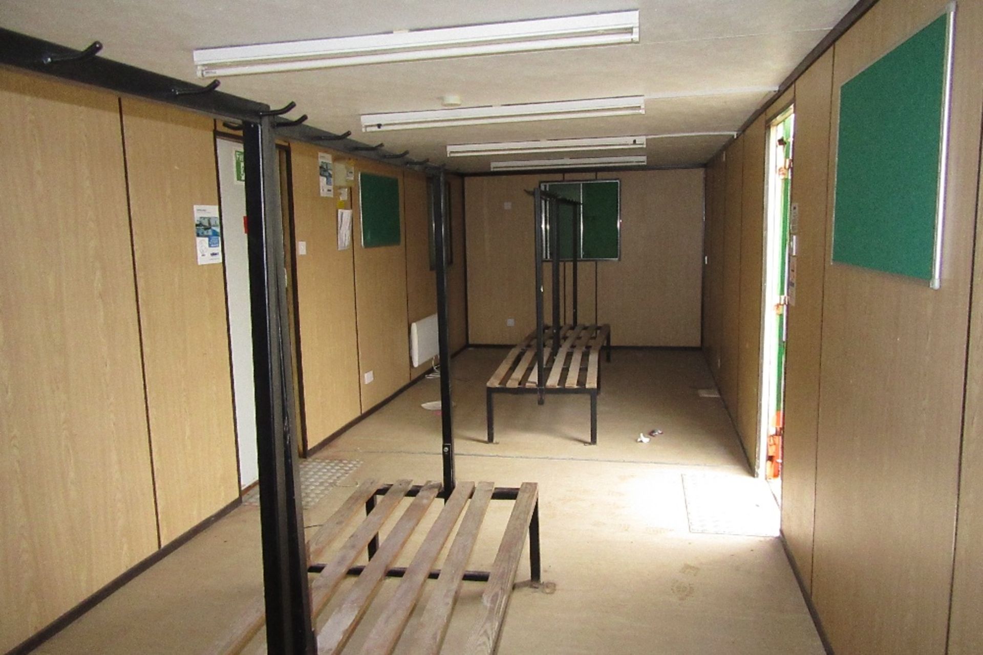 E52143 32ft x 10ft Anti Vandal Changing Room - Image 4 of 6