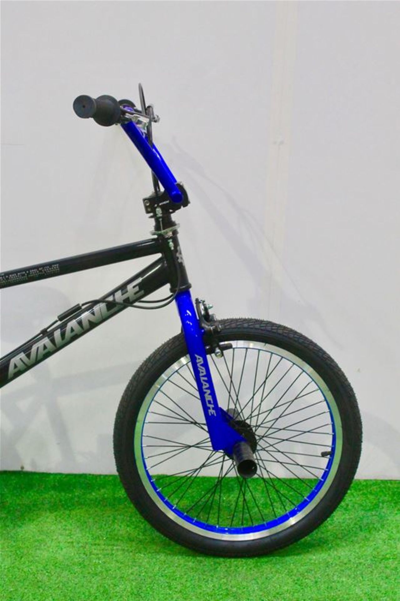 Avalanche DV8 Freestyle 20inch BMX Bike - Bild 4 aus 7