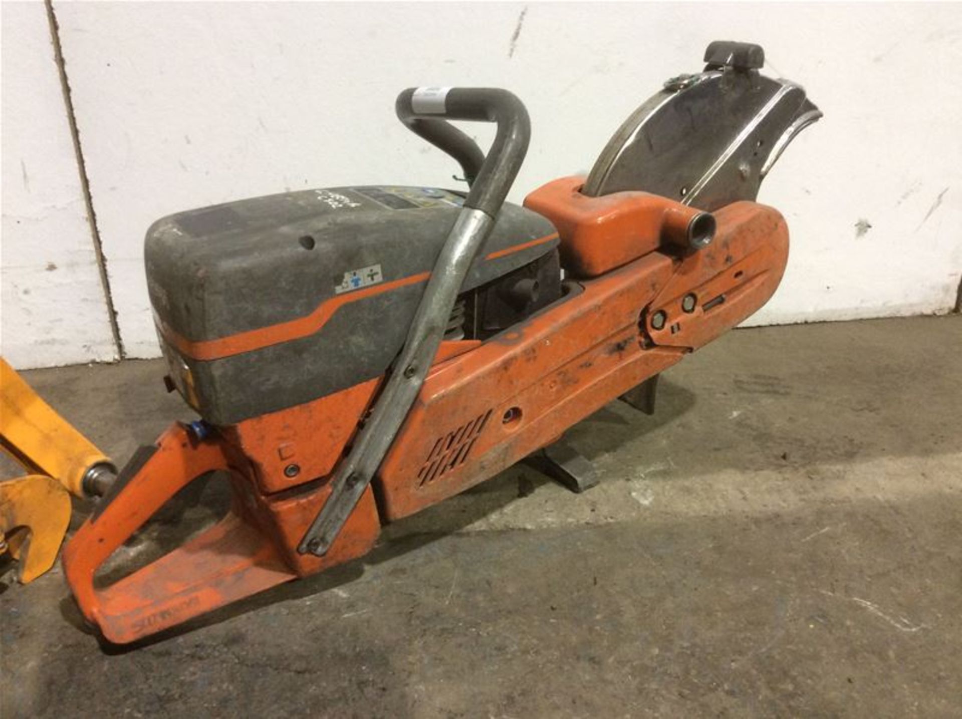 HUSQVARNA K1260 RAIL 2 STROKE PETROL SAW 16INCH WITH CONTROL ARM - Image 2 of 4