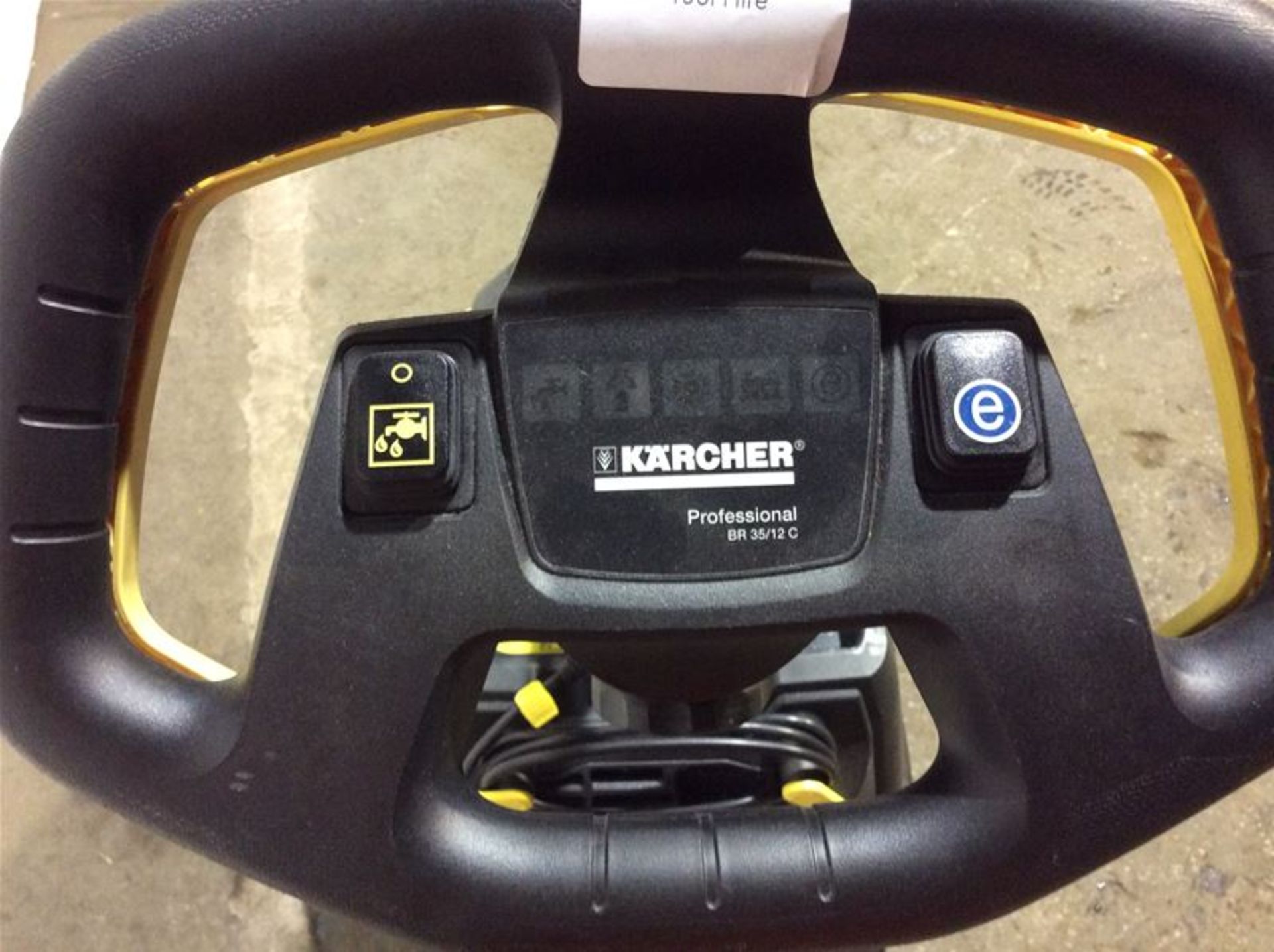 KARCHER BR 35/12 C WALK-BEHIND COMPACT FLOOR SCRUBBER - BATTERY OPERATED - Image 4 of 5