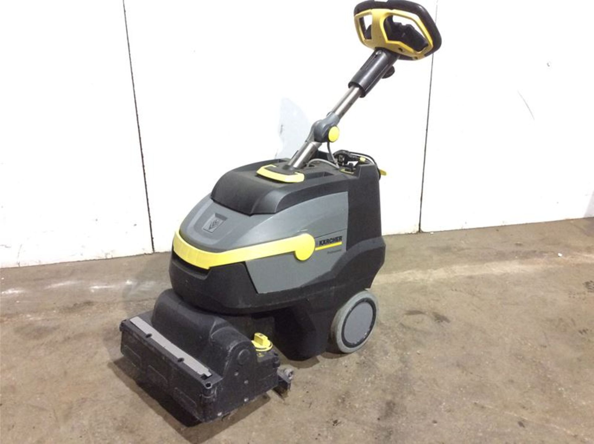 KARCHER BR 35/12 C WALK-BEHIND COMPACT FLOOR SCRUBBER - BATTERY OPERATED